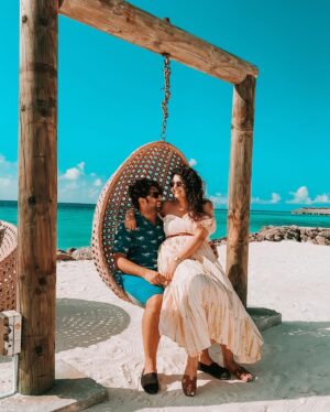 Anshula Kapoor Instagram - Happy birthday to the reason I smile my biggest smiles. Thank you for making me feel loved every single day. For making my okay days turn into amaze days. Promise I’ll always laugh at even your lamest jokes forever 🤣
Easy breezy @rohanthakkar1511 ♾️