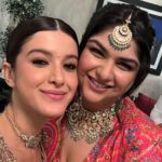 Anshula Kapoor Instagram - Happy Diwali ✨❤️ #HappyShinyFaces