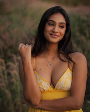 Anukreethy Vas Instagram - Last from this series 🌻🌼☀️
.

A burst of yellow in the golden hour, where smiles and flowers bloom. 🌻🌼☀️
.
Captured by @kilaruness 📸 
.
#goldenhour #flowers #anukreethyvas #photography .
#goldenhour #goldenhourmagic #smileandshine #yellow #anukreethyvas #tollywood #tollywoodactress #kollywood #kollywoodcinema #kollywoodactress #photography