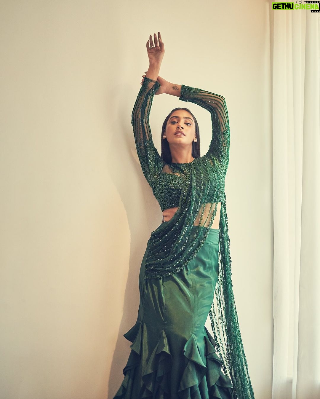 Anukreethy Vas Instagram - @anukreethy_vas for the trailer launch event of @tnrthefilm โค๏ธ . Outfit: @studio149 ๐๐ผ Styling: @stylingbykarthikaswin โค๏ธ Photography: @mandar_studio ๐ธ Mua : @meerra.mevawala ๐ Jewellery @swarovski @swarovskicreateddiamonds . . #tollywood #tollywoodactress #tollywoodactor #tollywooddebut #tnr #tigernageswararao #trailerlaunch #kollywood #kollywoodcinema #kollywoodactress #panindia #jayavani #trending Mumbai, Maharashtra