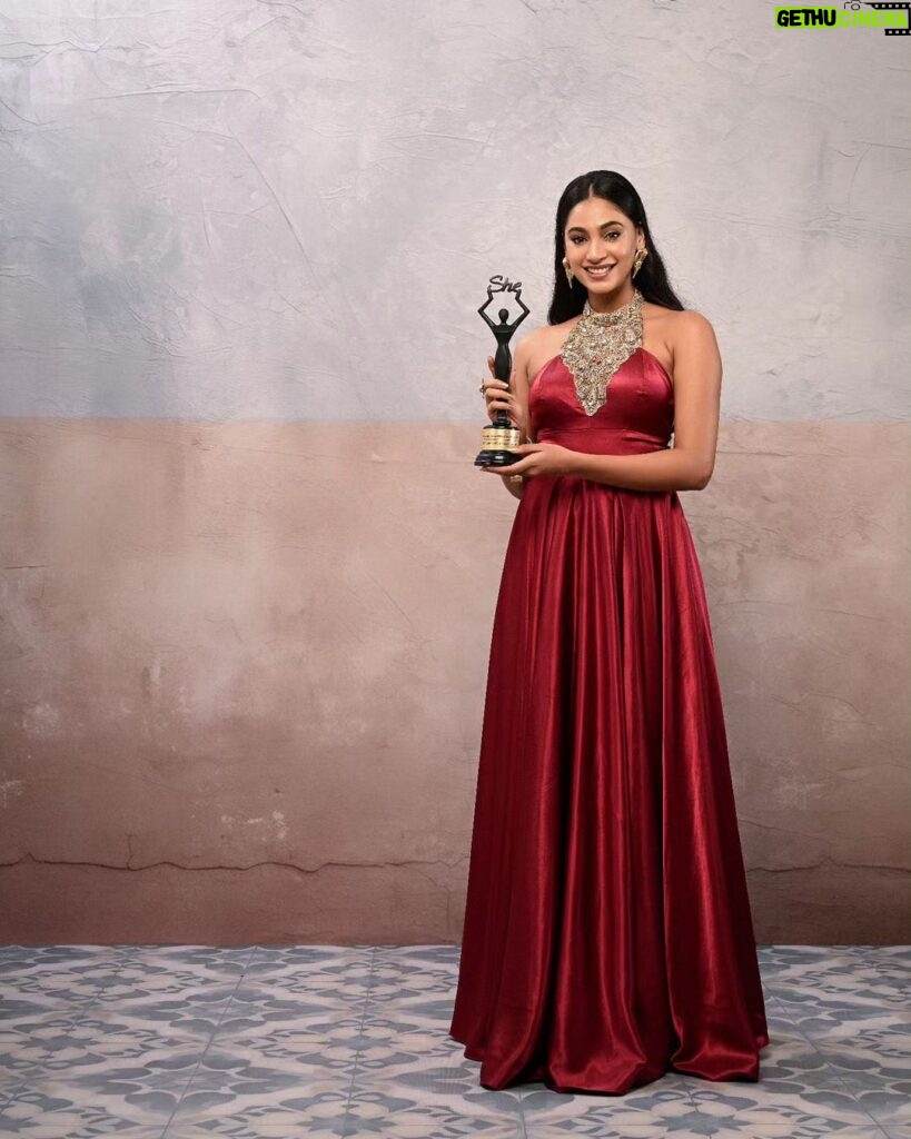 Anukreethy Vas Instagram - Heartly congratulations to @anukreethy_vas for winning the "Best Debutant Actress - Movie" title at She Tamil Nakshatram Awards ’23 presented by Lakshmi Krishna Naturals ( @lakshmikrishna_naturals ). . . Photography - @balakumaran.19 Curated by - @deekshitanikkam Equipment Partner - @nikonindiaofficial . . #sheawards #anukreethyvas