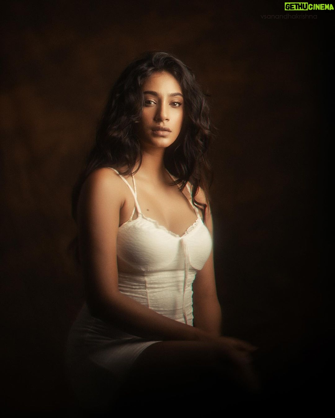 Anukreethy Vas Instagram - A canvas of grace by @v.s.anandhakrishna 📸❤️ . . #vsanandhakrishnasphotography #anukreethyvas #kollywood #tollywood #kollywoodactress #tollywoodactress #photoshoot #white #dreamy #portrait Chennai, India