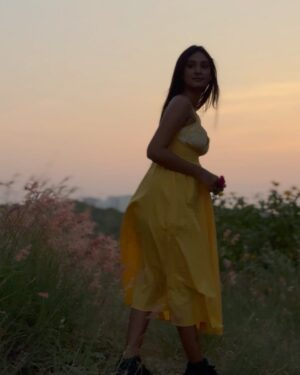 Anukreethy Vas Instagram - Watching sunsets enjoying the golden hour amidst flowers is one of my favourite things to do 🌅 🌺 🌷 
.
Last from this series I promise 🙈
.
Captured by @kothapalli.bhaskar 📸 
.
Dress from @labelritukumar 👗 
.
#sunset #goldenhour #anukreethyvas #kollywood #kollywoodcinema #kollywoodactress #tollywood #tollywoodactress #trending #explore #explorepage