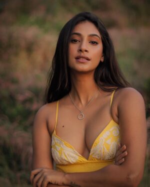Anukreethy Vas Instagram - Last from this series 🌻🌼☀️
.

A burst of yellow in the golden hour, where smiles and flowers bloom. 🌻🌼☀️
.
Captured by @kilaruness 📸 
.
#goldenhour #flowers #anukreethyvas #photography .
#goldenhour #goldenhourmagic #smileandshine #yellow #anukreethyvas #tollywood #tollywoodactress #kollywood #kollywoodcinema #kollywoodactress #photography