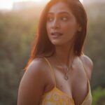 Anukreethy Vas Instagram – When life imitates the golden hour – radiant , warm and full of smiles. 🌅 💛
.
Captured by @kilaruness 📸 
.
#goldenhour #goldenhourmagic #smileandshine #yellow #anukreethyvas #tollywood #tollywoodactress #kollywood #kollywoodcinema #kollywoodactress #photography Hyderabad