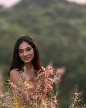 Anukreethy Vas Instagram - Watching sunsets enjoying the golden hour amidst flowers is one of my favourite things to do 🌅 🌺 🌷 
.
Last from this series I promise 🙈
.
Captured by @kothapalli.bhaskar 📸 
.
Dress from @labelritukumar 👗 
.
#sunset #goldenhour #anukreethyvas #kollywood #kollywoodcinema #kollywoodactress #tollywood #tollywoodactress #trending #explore #explorepage