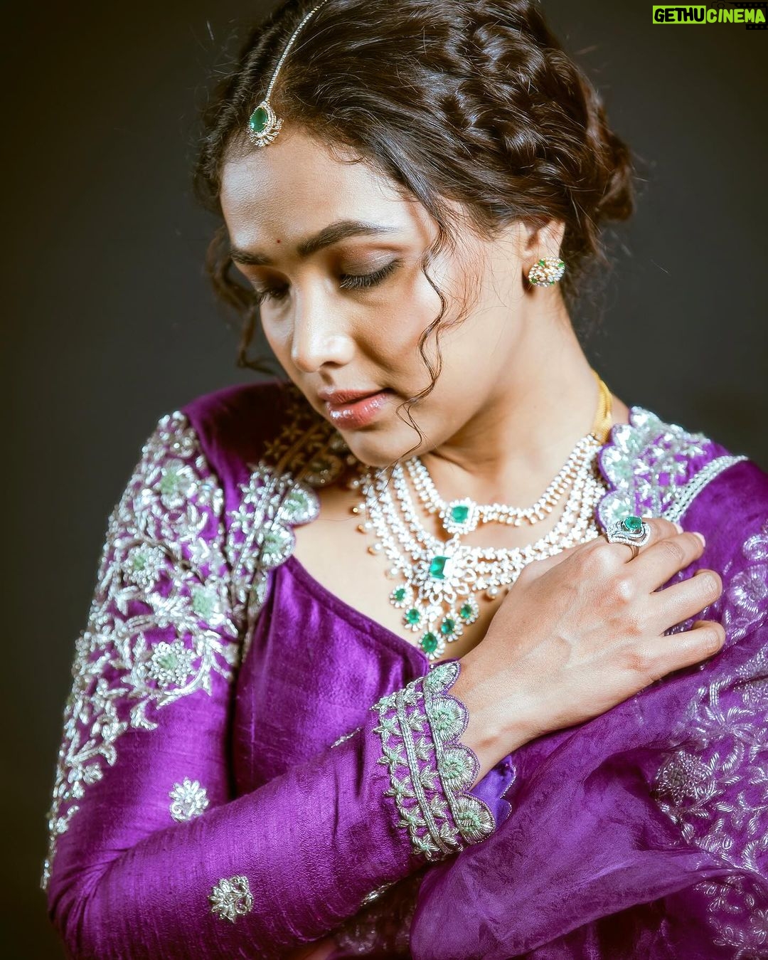 Anupama Gowda Instagram - Say it all with your eyes π Outfit: @aura_oofficial Styling: @tejukranthi Assisted by : @khushi_jagadisha Jewellery: @abarantimelessjewellery Makeup: @makeover_by_rohiniaarya Hairstyle: @makeoverwith_vandana PC: @raghavstudios