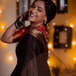 Anupama Gowda Instagram - Put on a strong face they said, But I smiled and I continue to smile 😊 Saree: @mysoresilksareesss Blouse : @kalasthreebytejaswinikranthi Jewellery: My smile 😛 PC: @raghavstudios Bangalore, India
