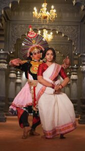 Anupama Gowda Instagram - There are shortcuts to happiness and dancing is one of them !!! @anupamagowda you look so beautiful ❤️ Shot by @manjunath_photographer Shot At @theshirestudioblr #dance #dancerlife #trendingreels #kishenbilagali #love #bliss #happiness #art #yakshagana #outfit #culture