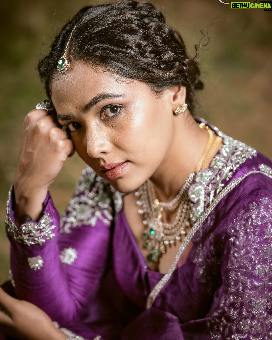 Anupama Gowda Instagram - Say it all with your eyes π Outfit: @aura_oofficial Styling: @tejukranthi Assisted by : @khushi_jagadisha Jewellery: @abarantimelessjewellery Makeup: @makeover_by_rohiniaarya Hairstyle: @makeoverwith_vandana PC: @raghavstudios