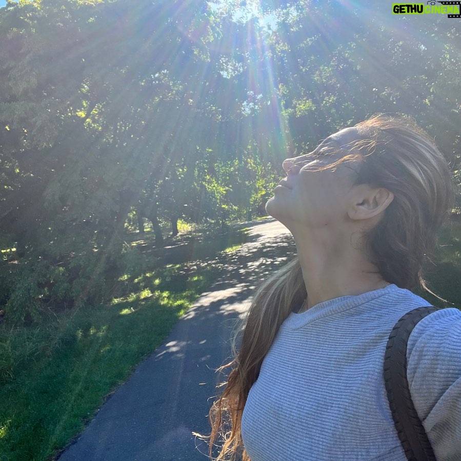 Anusha Dandekar Instagram - Soaking it all in… ☀️