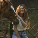 Anusha Dandekar Instagram - If you ain’t got no giddy up then giddy out my way… Be Kind. Be Brave. Be Wild.🤍 #Bach @thebackwatersanctuary @thebisonkabini