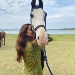 Anusha Dandekar Instagram – To hug a horse is like hugging the most pure soul on earth… 🐴❤️

@thebackwatersanctuary where my incredible bestie helps these beautiful souls run free. ✨ ❤️