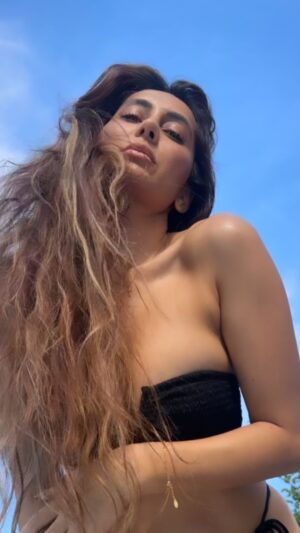 Anusha Dandekar Instagram - Do you believe God is Woman… 🖤🩵🖤