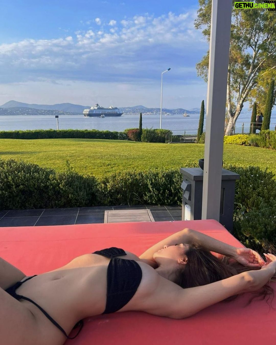 Anusha Dandekar - 63K Likes - oh c'est chaud là ☀️
📸: @sashajairam