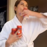 Anusha Dandekar Instagram - DON’T TOUCH my Coke Zero… !!! Starring: @hansichika @hamidahairartis Shot by: @shrutisbagwe 🤣🤣🤣