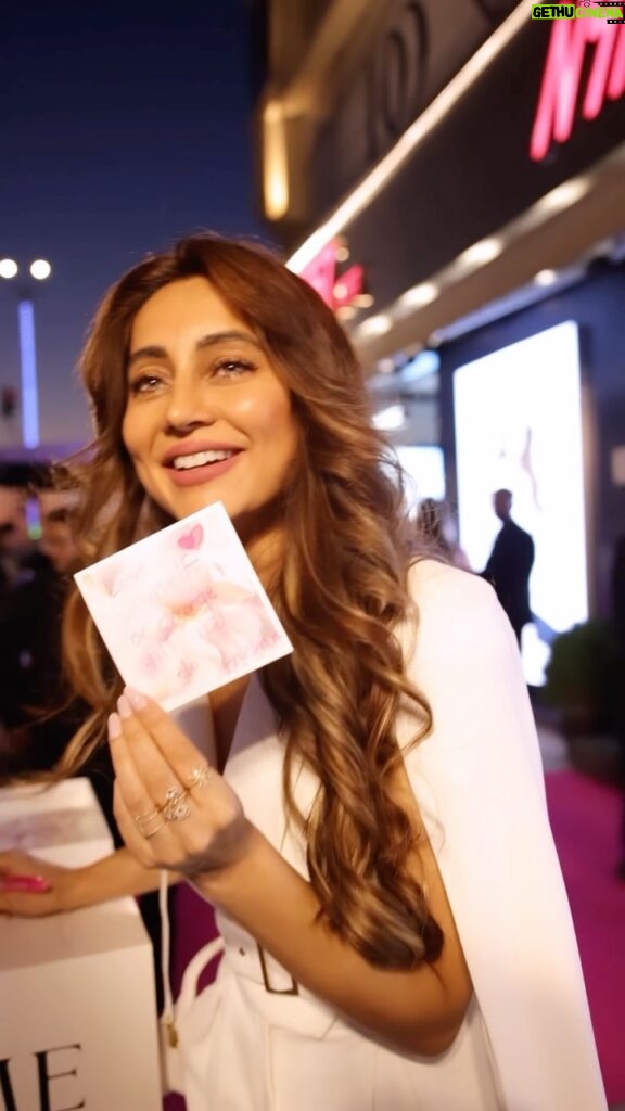 Anusha Dandekar Instagram - Recently attended this beautiful event by @Lancomeofficial at the @mynykaa luxe Churchgate store, Lancôme’s first ever Shop In Shop experience in India. Can’t wait to dive into the world of Happiness with Lancôme with my favourite La vie est belle perfume, Teint idöle ultra wear foundation & the ultimate Génifique Serum along with the other products Try out the beauty tech tools-youth finder shade finder only available at Nykaa #Ad #MakeLifeBeautiful #LaVieEstBelleLancome @lancomeofficial @mynykaa Hair by: @mithun.gole