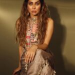 Anusha Dandekar Instagram - Ruwa Naari 👑 Boho Diwali vibes in @payalsinghal 🪔 ✨ Shot by: @shrutisbagwe Jewels by: @curiocottagejewelry Hair by: @mithun.gole & #priti