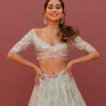 Anusha Dandekar Instagram - Did you find my glass slipper yet? 👡🤍 Outfit: @falgunishanepeacockindia @falgunipeacock @shanepeacock Jewelry: Earrings @tdfdiamondsandgold Ring @gehnajewellers1 H&M: @dollyouup_bys Styling: @khyatibusa Assistants: @mithun.gole #rita Management: @hcmediamgmt @hansichika Assisted by: @muskaan__k
