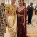 Anusha Dandekar Instagram - It’s true, someone’s inner beauty makes them even more beautiful! @gigihadid all love, so nice to meet you ❤️☀️❤️ #girlcrush 🫠 @nmacc.india 💎