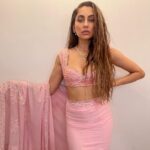 Anusha Dandekar Instagram - I always feel Pretty in Pink 💕 Sari: @manishmalhotra05 @manishmalhotraworld Hair: @nidapatel @watercoloursalon