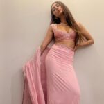 Anusha Dandekar Instagram - I always feel Pretty in Pink 💕 Sari: @manishmalhotra05 @manishmalhotraworld Hair: @nidapatel @watercoloursalon