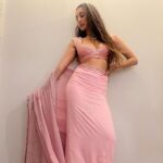 Anusha Dandekar Instagram - I always feel Pretty in Pink 💕 Sari: @manishmalhotra05 @manishmalhotraworld Hair: @nidapatel @watercoloursalon