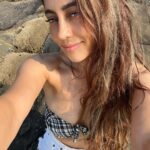 Anusha Dandekar Instagram - Cover me in Sunshine ☀️