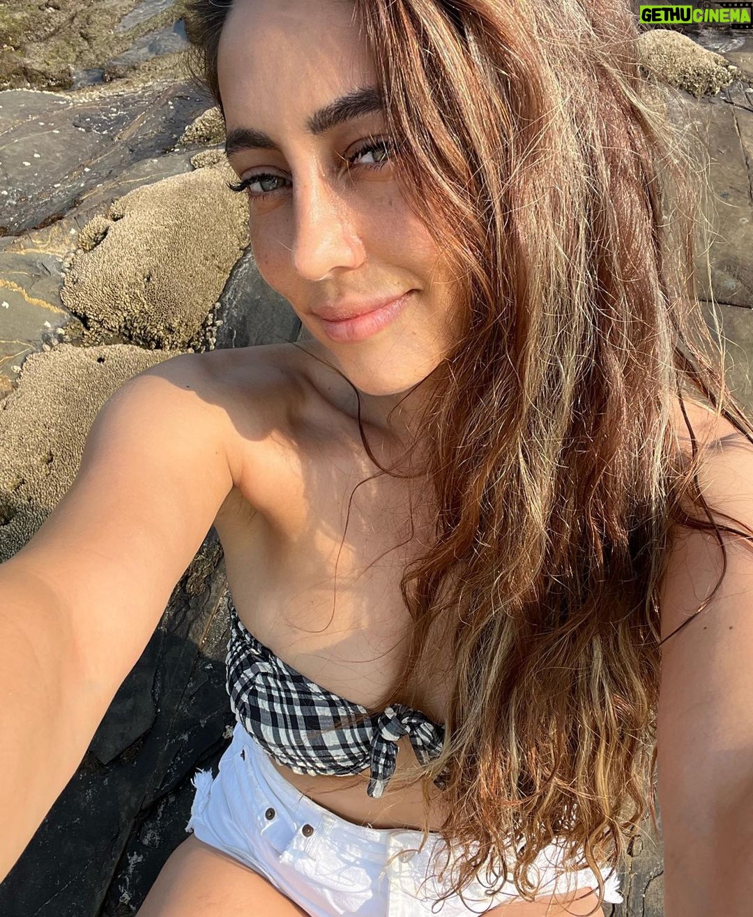 Anusha Dandekar Instagram - Cover me in Sunshine ☀️