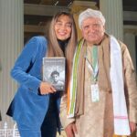 Anusha Dandekar Instagram - I’ve been blessed to share the stage with some extraordinary people… I’ve just never felt this overwhelmed by someone before… @jaduakhtar is the most awe-inspiring & thought provoking, brilliant human being I’ve ever met… and as a special bonus I now get to call him family. My mind is opened & my heart is so full… ❤️🫠