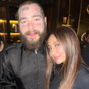 Anusha Dandekar Instagram - Sorry for the cheeeese… 🧀 
BUT in my defence, this is one of my favourite Artists ever, his songs are always on loop, love his lyrics, his style and sound…Post FAN… and also he’s the loveliest person… so it was a pleasure to meet him. PM, you are a true 🌟… 

I like you, I do… @postmalone 🌻

ok ok end of cheese…🫠🙈
