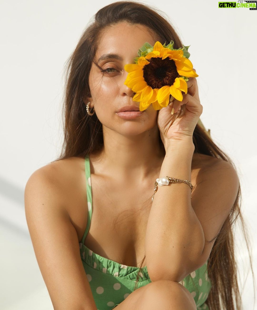 Anusha Dandekar Instagram - 🌻🌻🌻 The greatest feeling is knowing how grateful i am being me… so many people will put you down, try to make you feel less… whether strangers, haters, even the ones closest to you, without them knowing how it can effect you… but how you feel about it, is how you feel about YOU! When you are so full of that pure self love and finally living for yourself and not everyone else, you notice people being unkind will mean you either walk away in silence for your own peace or express yourself to them and then choose to leave or stay depending on what makes you happy. The people pleasing ends and that extra, extra attention to friendships and family isn’t necessary, the fear that if you don’t dim your light in-front of certain people because they may feel bad or insecure goes away and you continue to be you because if you are too much for them they aren’t for YOU! Then life is honestly… ahhhhh sunflowers and SO MUCH SHINE! ✨ 📸: @sashajairam ☀️ 👗: @khyatibusa ☀️