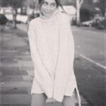 Anusha Dandekar Instagram - I’m so sick of that same old love… 🤍 You? Hair & pics: @mithun.gole #sweaterweather #London