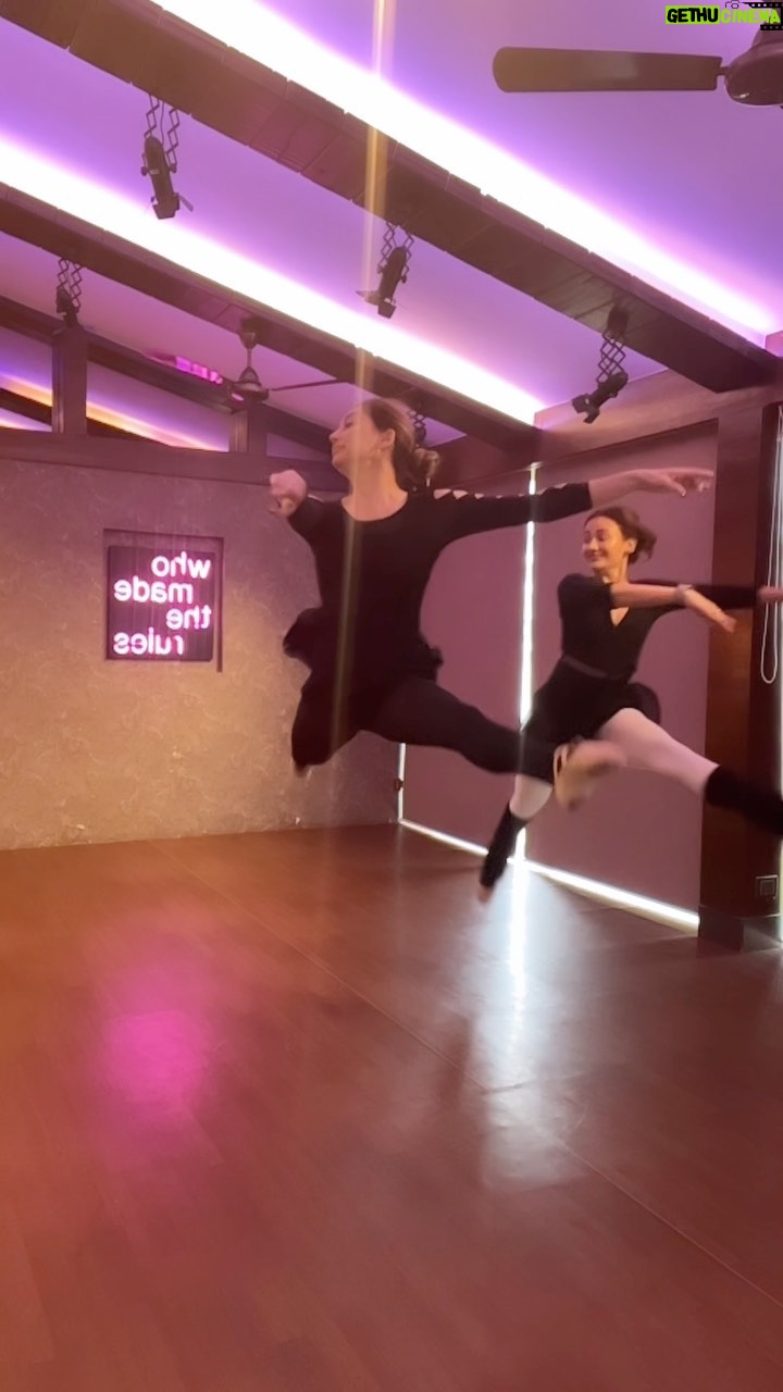 Anusha Dandekar Instagram - You always find beauty in things you love… for me it’s ballet, so let’s dance the night away. 🩰💖 Ps: Story time: i didn’t realise I hadn’t danced since February!!! So coming back to class felt like starting all over again… I feel stiff in the body and after surgery I am slowly building my strength and stamina… Ballet is perfect because it’s so therapeutic and beautiful. I am a complete beginner but I love learning. And my ballet teacher Cauveri is just everything and so encouraging… If you haven’t tried and want to start something amazing for your body and mind, please start Ballet today! @purrtycat08 I’m sure will be more than happy to take more classes 🫠🩰😊🖤