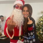 Anusha Dandekar Instagram - My favourite day of the year… when I get to bring my family and friends (old and new) together in one room… and share food, laughter and secret Santa on a budget hehe… it’s been a tradition for so many years now and what’s constant may not be the people but the love that is in the room… ❤️ so grateful. Hope you had yourself a Merry Christmas, hugs and kisses. 🎅🎁❤️🌲
