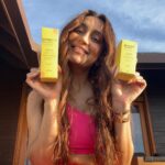 Anusha Dandekar Instagram - Honestly I’m so proud of these two prouducts right here… I use them everyday! You have to try it to believe how GOOD they are! My special tinted sunscreen serum and sunscreen translucent spray, will leave no white cast or white cream residue! Glides on the skin perfectly, like butter, absorbs in seconds, non greasy, smells lovely and feels light and amazing! You can use before, during and after makeup also for that added GLOW Up! Whatchu waiting for? Go Get LIT! #sunlit #brownskinbeuty #whateveryourbrownitsbeautiful #browngirls @brownskinbeautyofficial 🤎☀️🤎