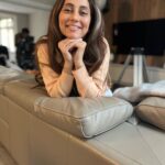 Anusha Dandekar Instagram - Sets set my heart on fire… 🧡🧡🧡 Yes I know I have an unusually long finger 👈🏽🫠