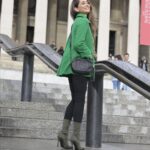 Anusha Dandekar Instagram - You know you love me xoxo 📸: @zingaderanjan Hair by: @mithun.gole Ps. I’ve had this coat for almost 15 years!💚