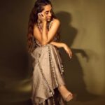 Anusha Dandekar Instagram - Ruwa Naari 👑 Boho Diwali vibes in @payalsinghal 🪔 ✨ Shot by: @shrutisbagwe Jewels by: @curiocottagejewelry Hair by: @mithun.gole & #priti