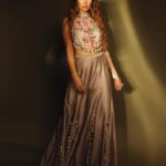 Anusha Dandekar Instagram - Ruwa Naari 👑 Boho Diwali vibes in @payalsinghal 🪔 ✨ Shot by: @shrutisbagwe Jewels by: @curiocottagejewelry Hair by: @mithun.gole & #priti