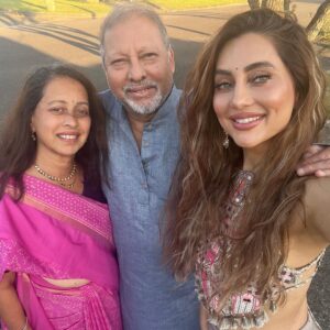 Anusha Dandekar Instagram - Diwali at home was a first and last…
But the BEST EVER! The perfect way to start the new year… my heart is so so full, so grateful. 
Blessings on blessings to you all… 
❤️🪔❤️
