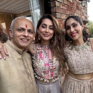 Anusha Dandekar Instagram - Diwali at home was a first and last…
But the BEST EVER! The perfect way to start the new year… my heart is so so full, so grateful. 
Blessings on blessings to you all… 
❤️🪔❤️