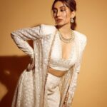 Anusha Dandekar Instagram - 🦢🦢🦢 This stunning Outfit: @manishmalhotra05 @manishmalhotraworld shot by: @shrutisbagwe Jewels: @curiocottagejewelry Hair: @mithun.gole -#priti