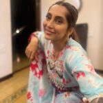 Anusha Dandekar Instagram - So officially wanted to let you know… I just shot for another film🫠 A Marathi film… 🩵 These are the moods I felt through it. ✨ I really love doing it, it’s a new challenge, hard work and brings so much joy. 🥹 Makes my heart happy! ❤️ Can’t wait for you to see it. 💕 🎥 🍿 So Grateful 🙏🏼 All the details coming soon😘