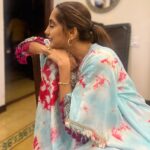 Anusha Dandekar Instagram - So officially wanted to let you know… I just shot for another film🫠 A Marathi film… 🩵 These are the moods I felt through it. ✨ I really love doing it, it’s a new challenge, hard work and brings so much joy. 🥹 Makes my heart happy! ❤️ Can’t wait for you to see it. 💕 🎥 🍿 So Grateful 🙏🏼 All the details coming soon😘