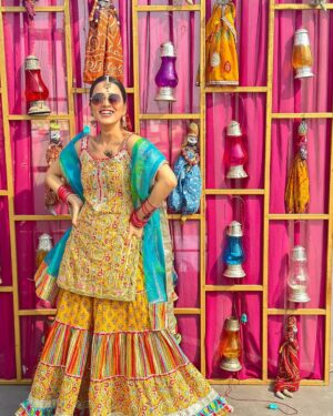 Anushka Kaushik Instagram - Aaj haldi me thoda namak add karte hue 😝
.
.
.
.
.
.
.
#patola #weddingwear #weddingevent #weddingideas #weddingoutfit #weddingoutfits #outfitideas #outfitpost #ootdstyle #ootdfash #ootdfashion #ootdindia #yellow #yellowdress #haldi #haldiceremony #salty #AnushkaKaushik