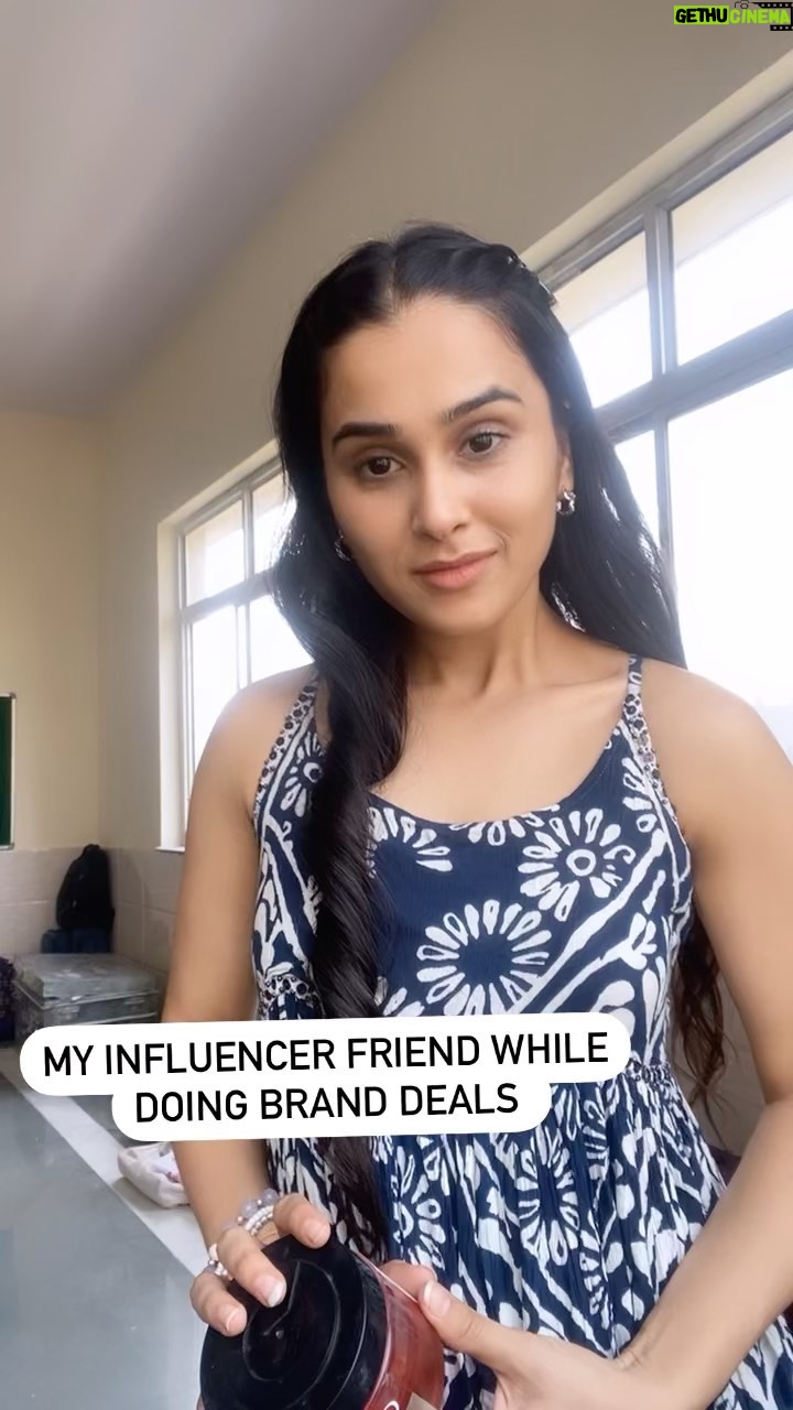 Anushka Kaushik Instagram - Motivation correct hai💰🤑 . . . . #influencers #influencermarketing #moneymaker #motivational #paisa #anushkakaushik #millennials