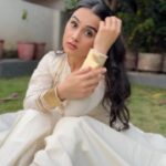 Anushka Kaushik Instagram - Reminder to all :No amount of love is enough for you 💛 . . . Outfit by : @gillorisocial @zaamo.official Edit by : @aayush13chhabra . . . #modelshoot #modellife #photoshootday #photoshooting #modelphotography #beautifuldress #greenery #traditionalwear #indianwear #indianlook #anushkasharma #anushkakaushik
