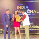 Anushka Kaushik Instagram - When it's your 1st 🏆 in the city of dreams . . Shot by : @hardikgambhir 🎥 Edited by : @aayush13chhabra 🎬 Styled by : @akshayy_singhh_ 💃 . #dreamcity #awardnight #awardshow #awardwinner #ott #best #newcomer #anushkakaushik #om Mumbai, Maharashtra