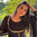 Anushka Kaushik Instagram - To whomsoever it may concern~Apologies 😎 . . . Outfit by- @zaamo.official @gillorisocial Hmu by - @gracy_makeovers . . . #blacksuit #naturalmakeup #indianlook #funnyvideo #comedyreels #fungirls #anushkakaushik